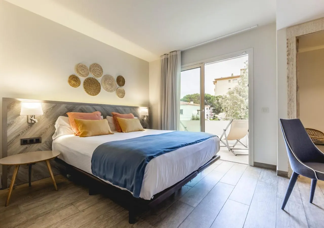 1935 Hotel Boutique & Apartments - Adults Only Rosas 4*,
